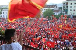 -塞尔维亚战胜斯洛伐克，小组榜首