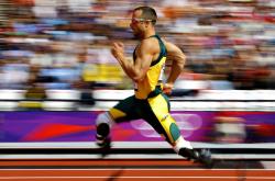 英雄联盟总决赛直播-世界排名争夺战之夜，詹姆斯里程碑闪耀，体育精神震撼世界