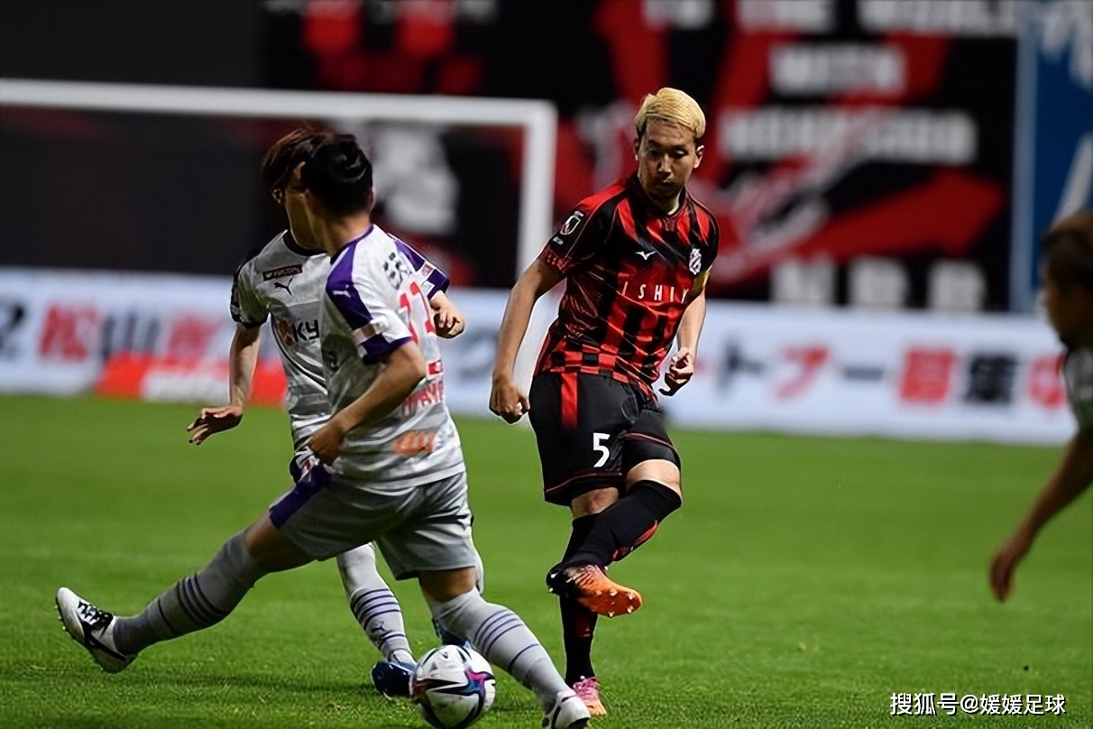 广岛三箭拿下宝贵三分，继续征战