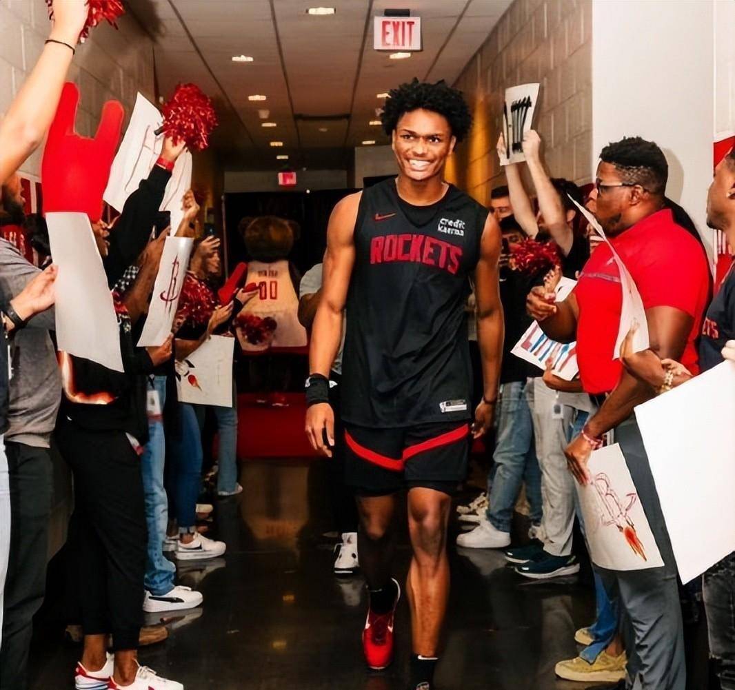 关于新赛季的新目标,球员们备战氛围浓厚的信息 关于新赛季的新目标,球员们备战氛围浓厚的信息