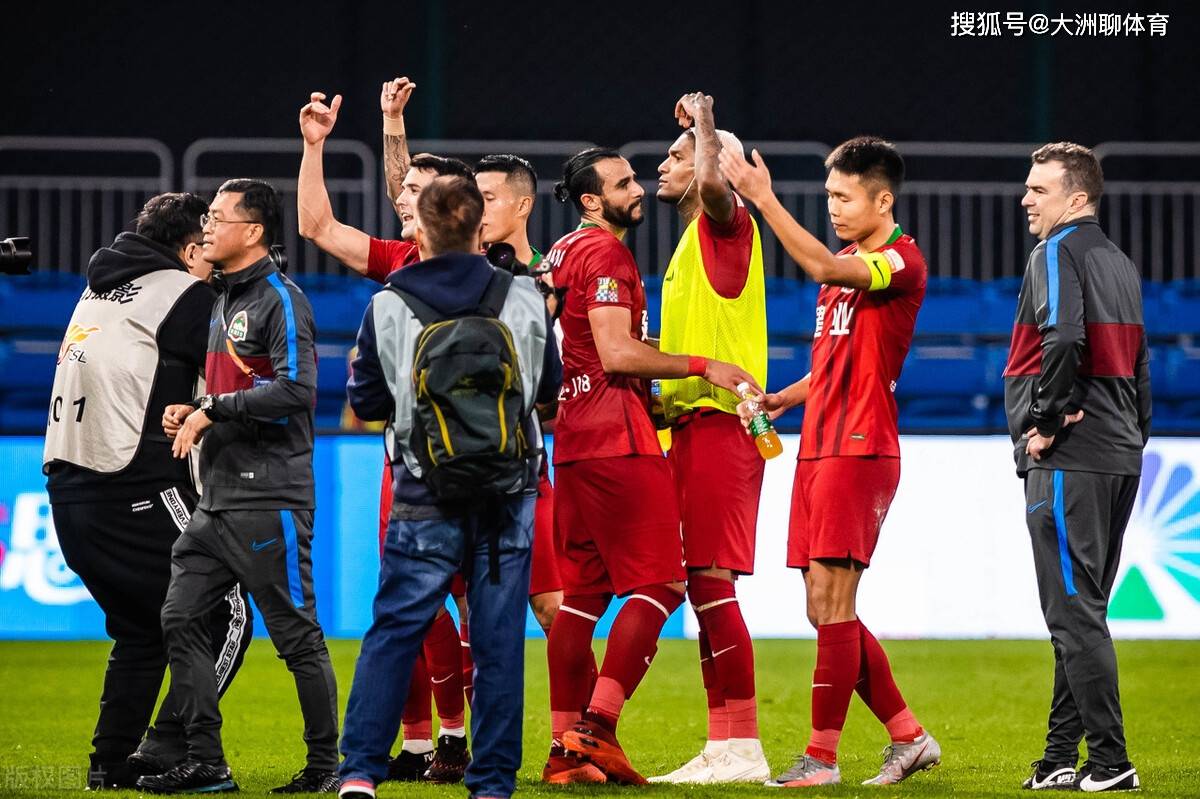 日本队完胜葡萄牙队，马龙扛起全队