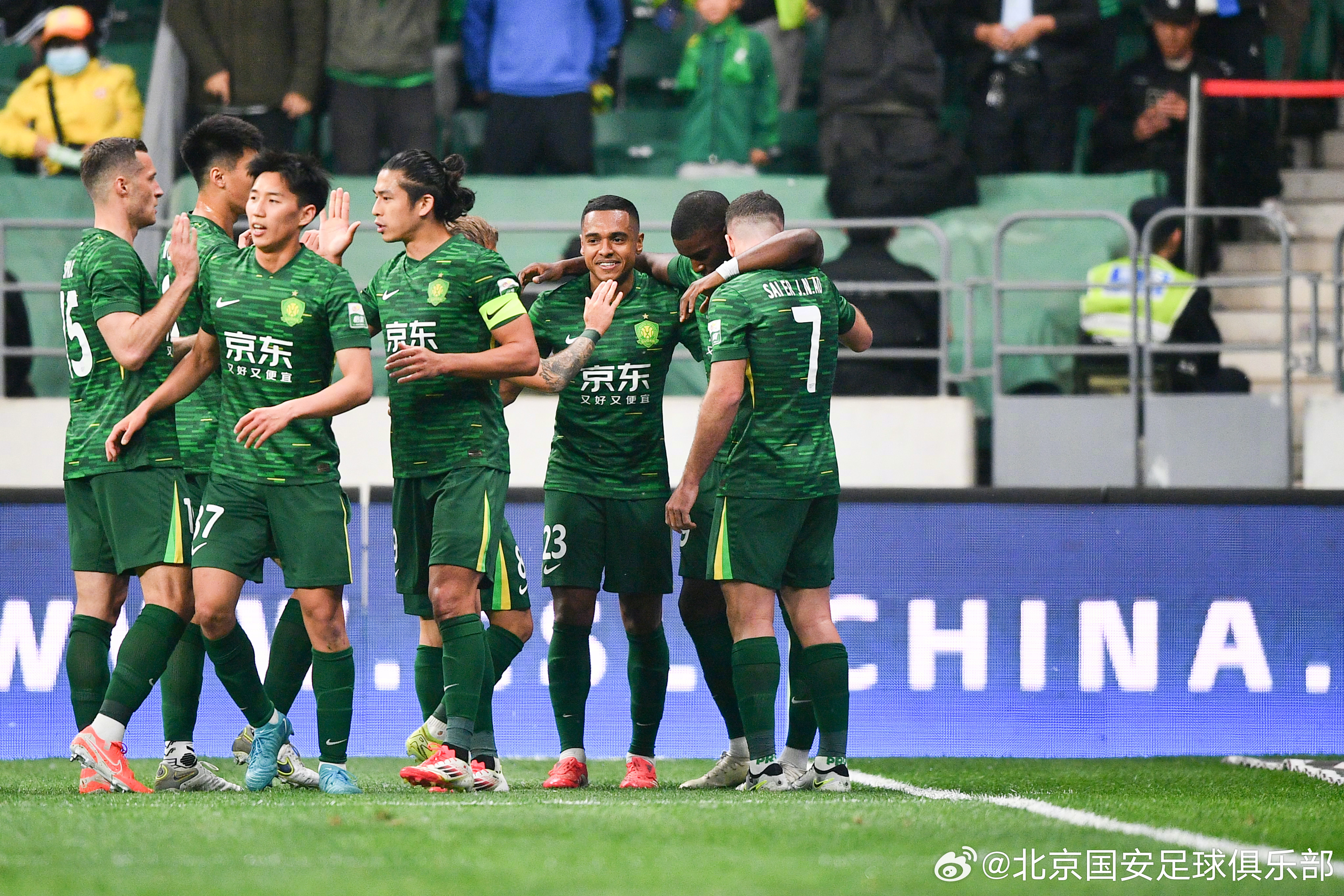 北京豪门之争!国安对阵京城竞技,谁能扬眉吐气? 北京豪门之争!国安对阵京城竞技,谁能扬眉吐气?