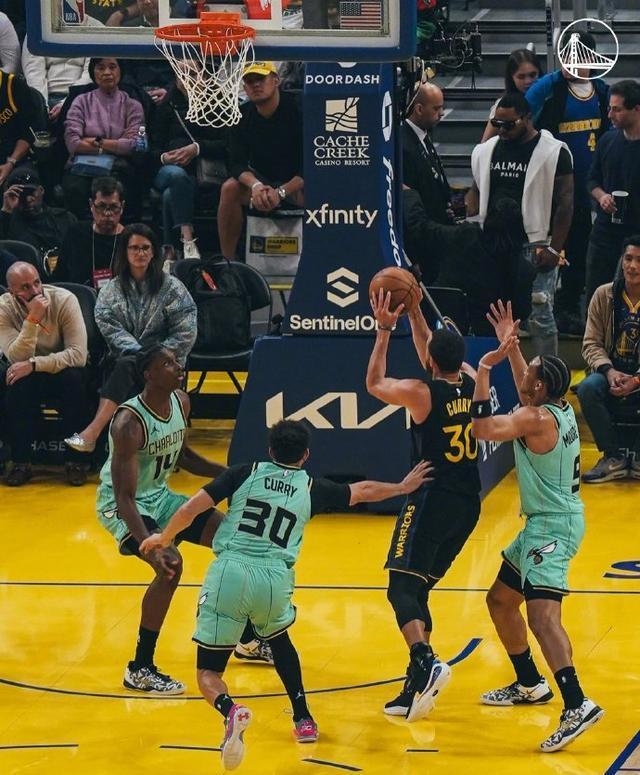 步行者客场逆转小牛收获两连胜,国王大胜黄蜂 步行者客场逆转小牛收获两连胜,国王大胜黄蜂