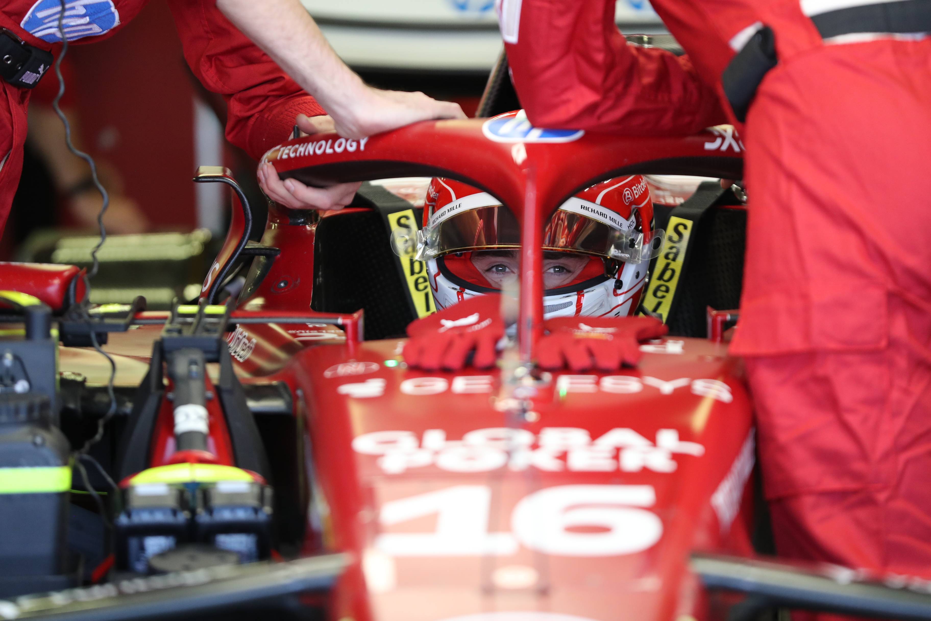 迈凯伦碾压雷诺车队,诺里斯状态火热 迈凯伦碾压雷诺车队,诺里斯状态火热