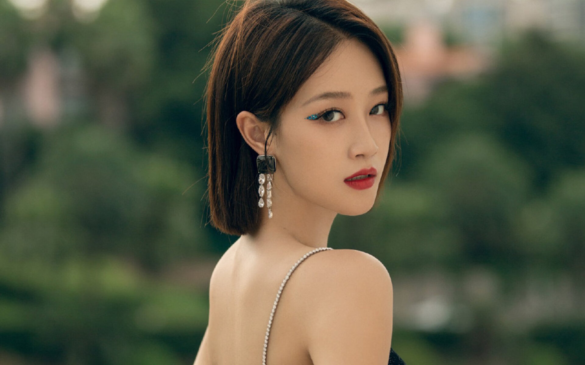 巴斯托尼之夜,铁幕防守与致命一传,如何定义现代后卫的统治力