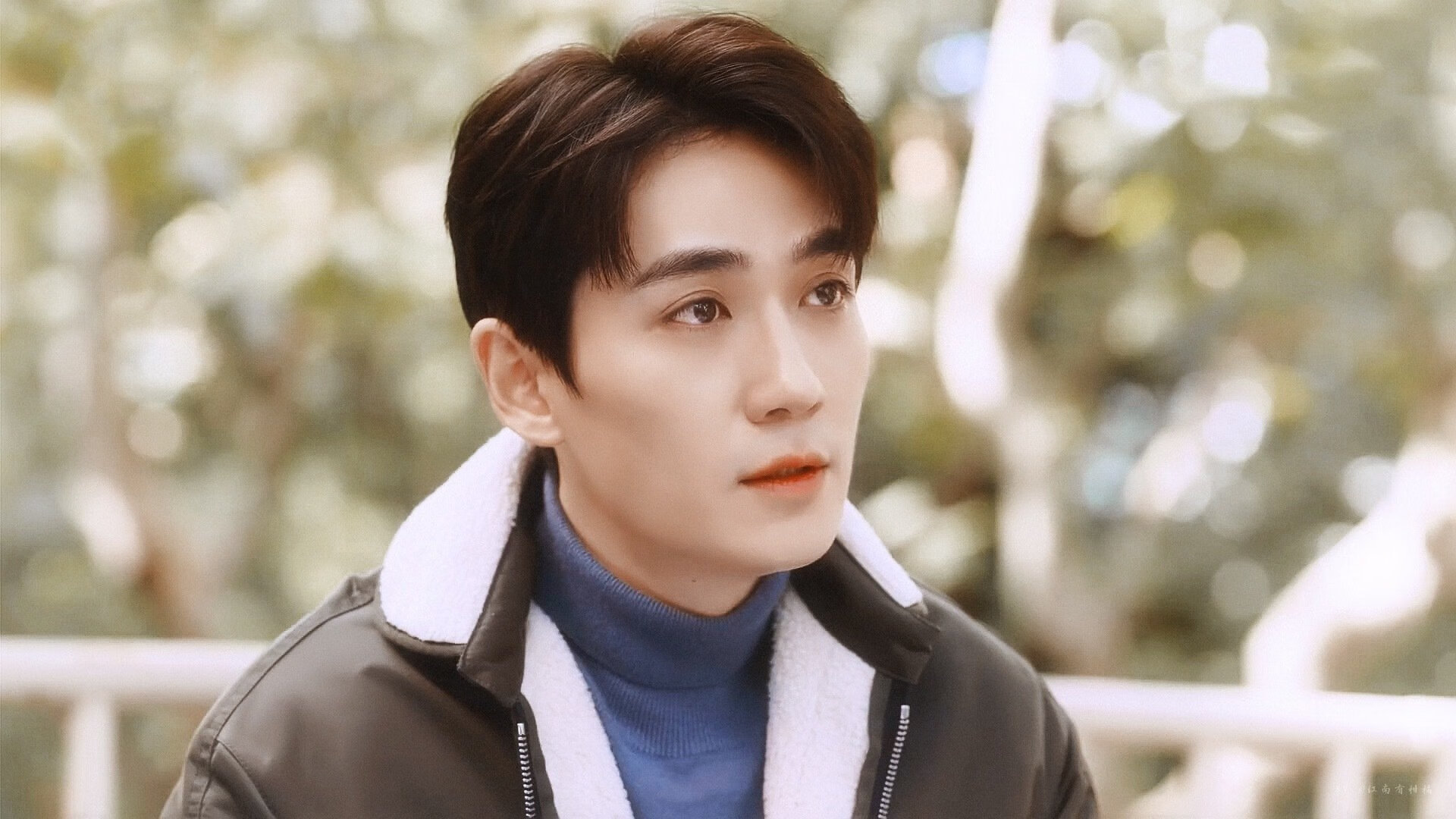 魔咒与星光，F1街道夜的窒息，与一颗心在重压下的轰鸣