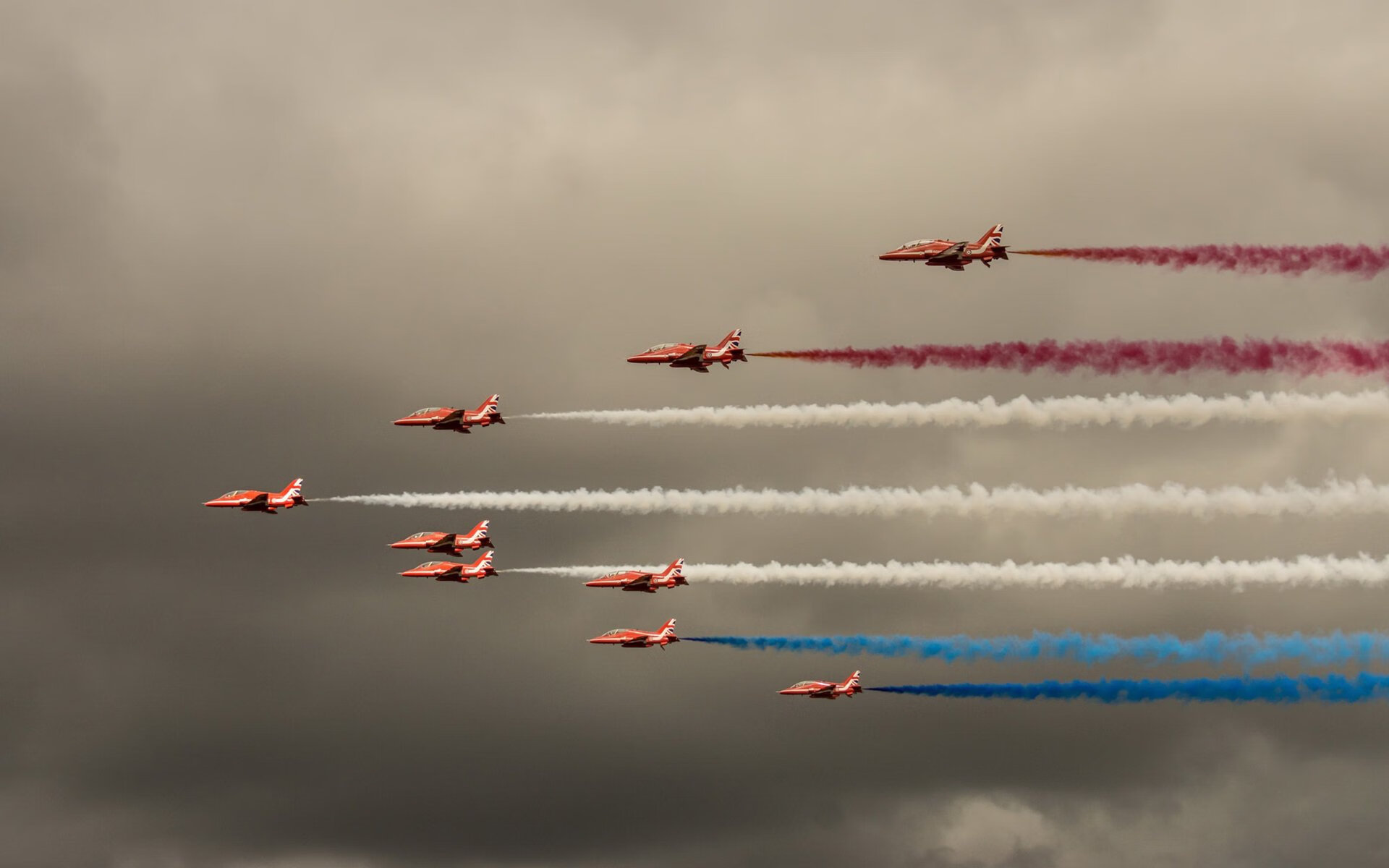 铁闸与利刃，富安健洋攻防统治，马里连击终结瑞士悬念